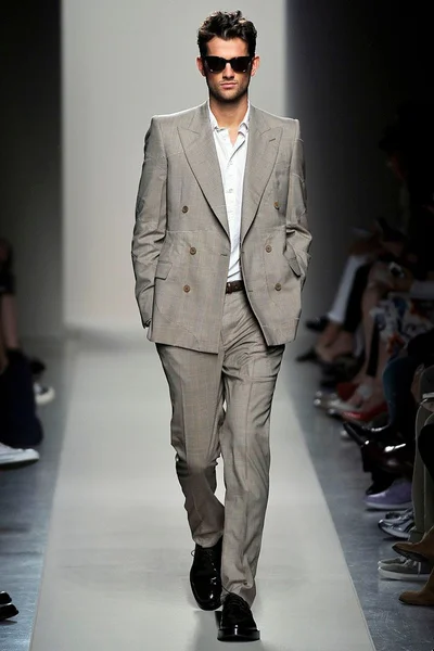 Look 4